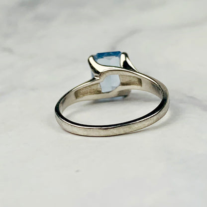 Vintage 10K White Gold Emerald Cut Aquamarine Solitaire Ring - Size 5.5 US