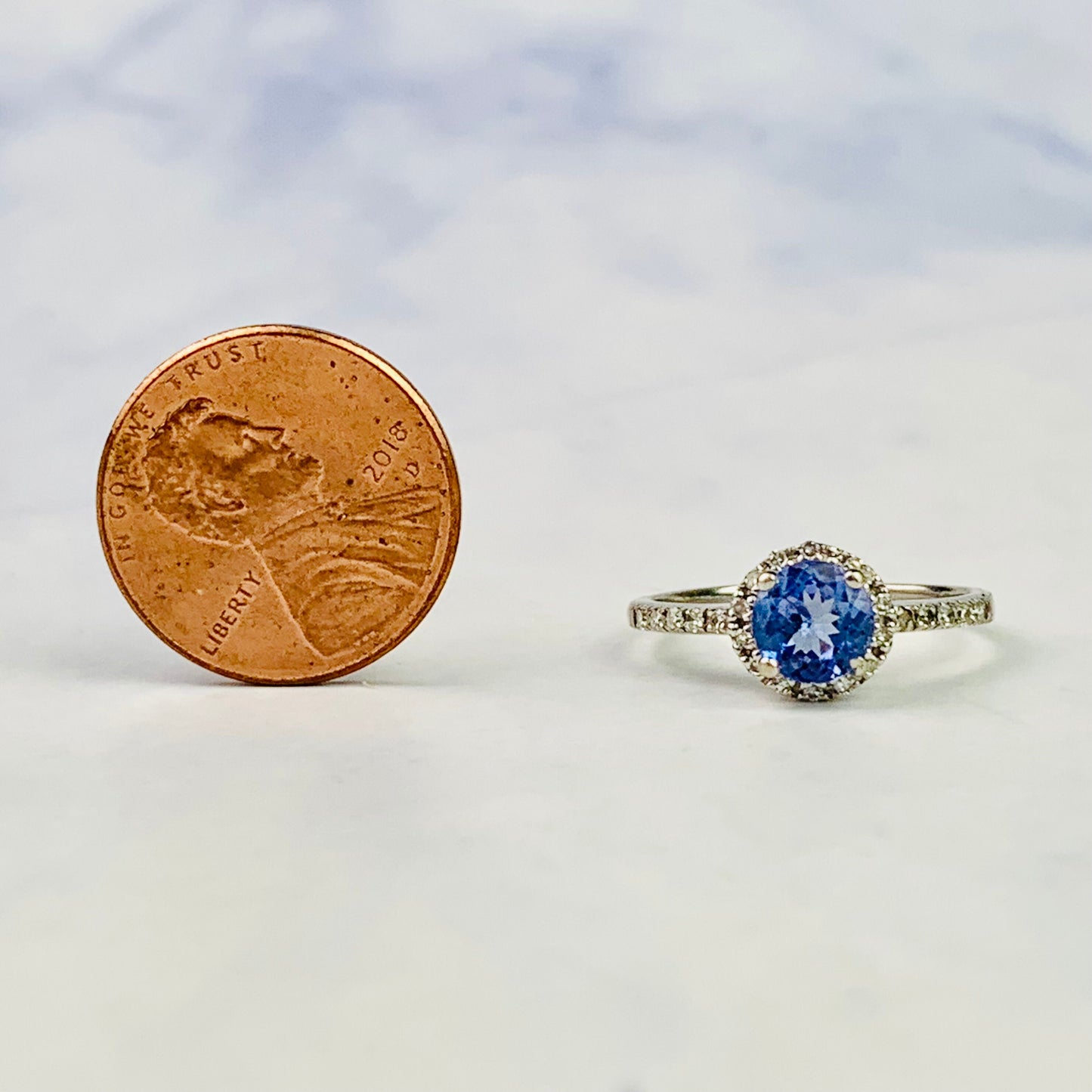 Vintage 9k / 9ct White Gold Round cut Blue Cubic Zirconia and White Topaz Halo Ring - 6.5 US