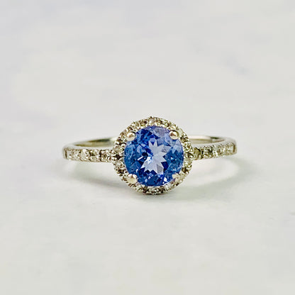 Vintage 9k / 9ct White Gold Round cut Blue Cubic Zirconia and White Topaz Halo Ring - 6.5 US