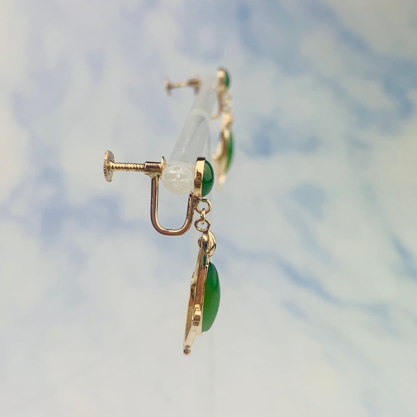 Vintage Estate 18K Gold Dangle / Drop Jade Screw-Back Earrings - Estate