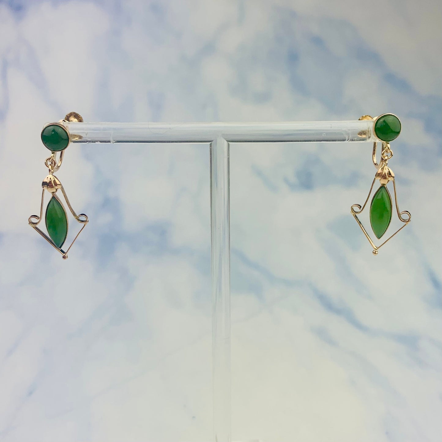 Vintage Estate 18K Gold Dangle / Drop Jade Screw-Back Earrings - Estate